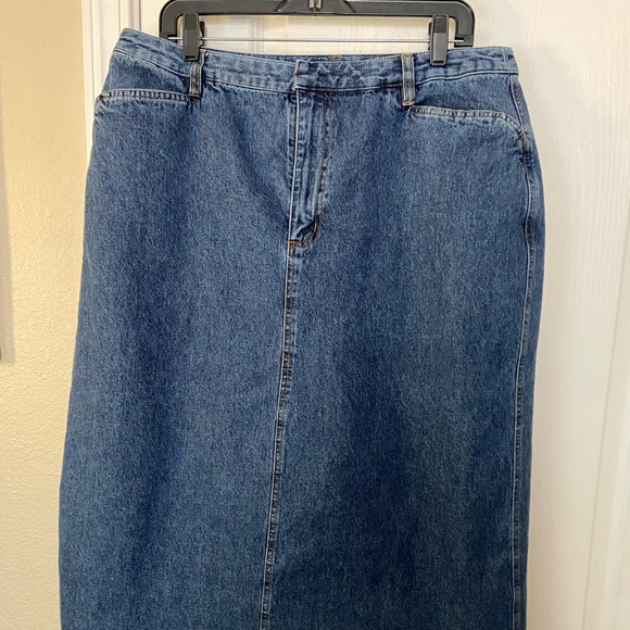 Long Denim skirt - Picture 1 of 4